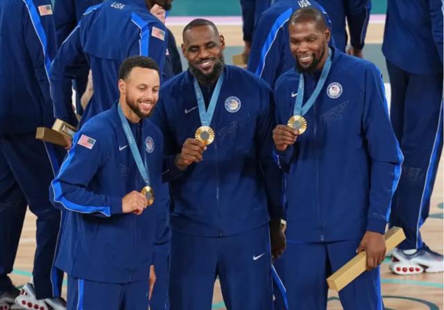 官方网站-詹姆斯：詹杜库退役后美国男篮依旧可以统治FIBA