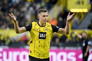 官方网站-图片报：施洛特贝克在训练射门时半月板受伤，科瓦奇劝他手术治疗