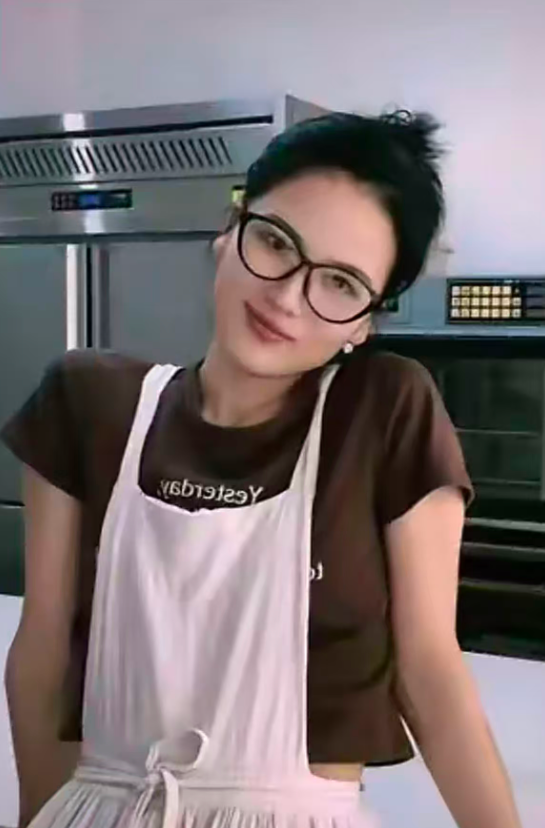 Baccarat Gaming-大瓜！美艳老板娘出轨18岁暑假工，聊天记录炸裂，称男生是永动机