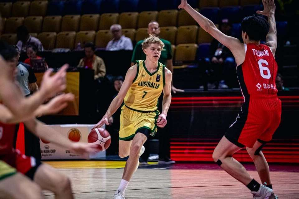 在线下注-中国U16男篮决赛对手出炉：澳大利亚65分狂胜日本 5战狂赢288分