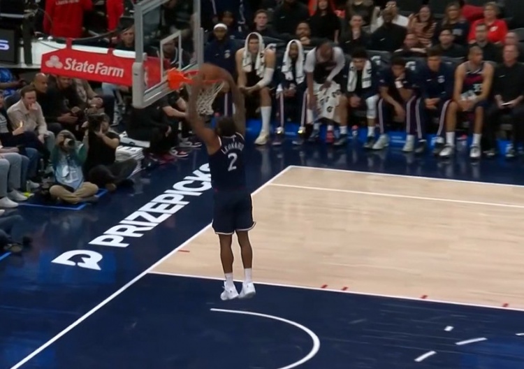 百家乐官网-杀疯了!伦纳德展示各种进攻技巧连续得分打停比赛